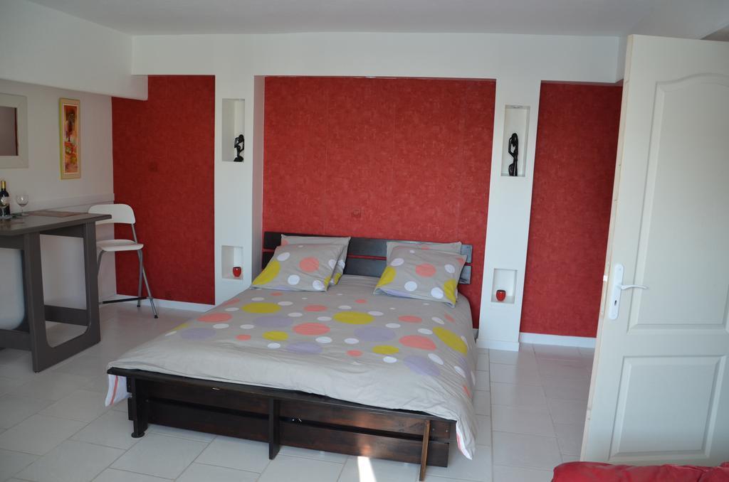 Blasimon Jardin De Marceau B&B 객실 사진